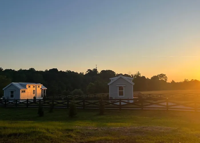 Luxury Riverfront Tiny Home- Amazing Views #555